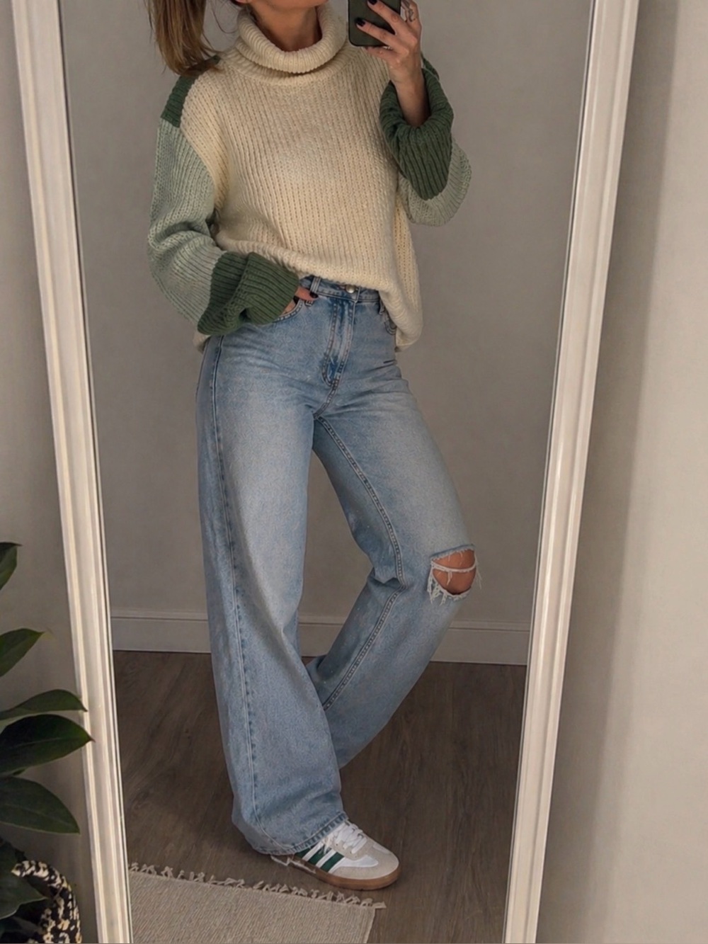 Chunky Turtleneck Sweater 🍂 Cream & Green Colorblock Cozy Knit | Size M